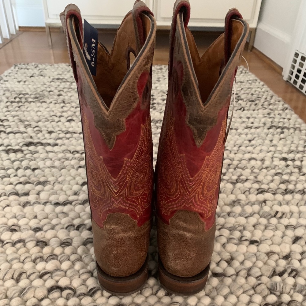 NWT cowboy boots